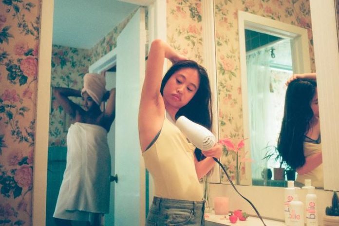 Waar of niet waar: groeit je lichaamshaar sneller tijdens de zomer?