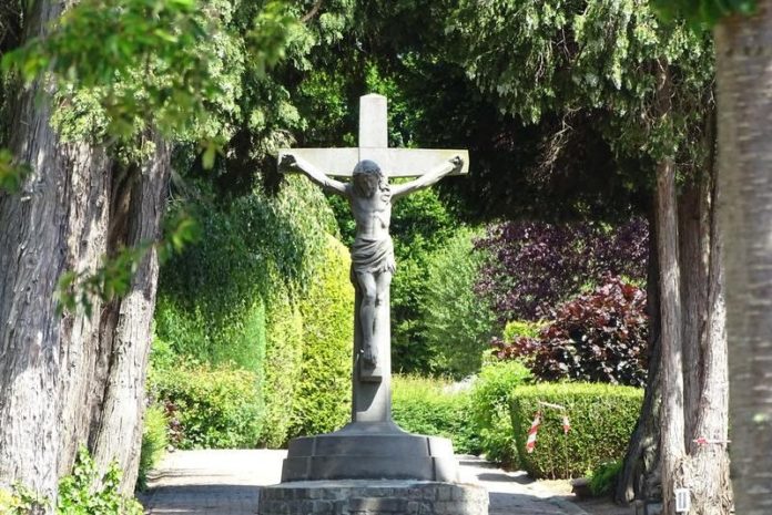 HALLELUJAH! Vrouw ontdekt Jezus in een zak patatten