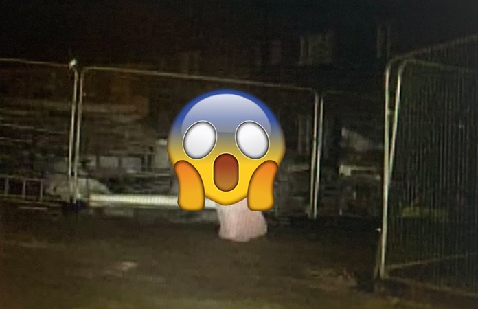 AKELIG! Beveiligingscamera detecteert ‘geest in trouwkleed’: “Ik heb er niet van geslapen” (foto)