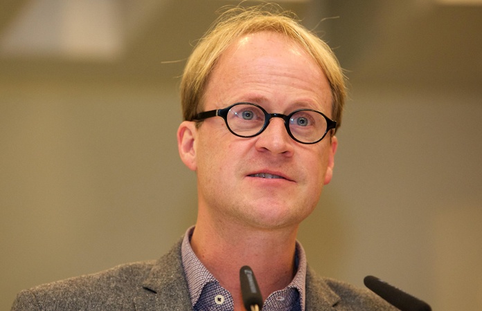 Filosoof Patrick Loobuyck: “De manier waarop Marc Van Ranst omgaat met kritische vragen is verontrustend”