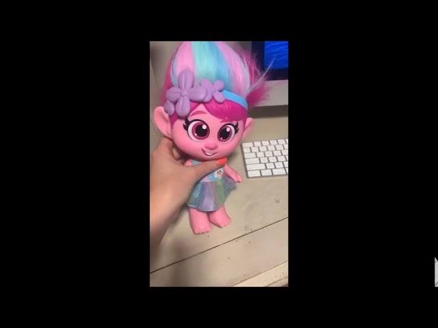 BIZAR. Hasbro haalt speelgoedtrol met “ongepast plezierknopje” uit de rekken (video)