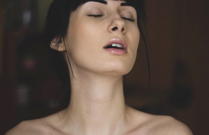 Onderzoek toont aan dat orale seks bij vrouwen “sterke visgeur” kan veroorzaken