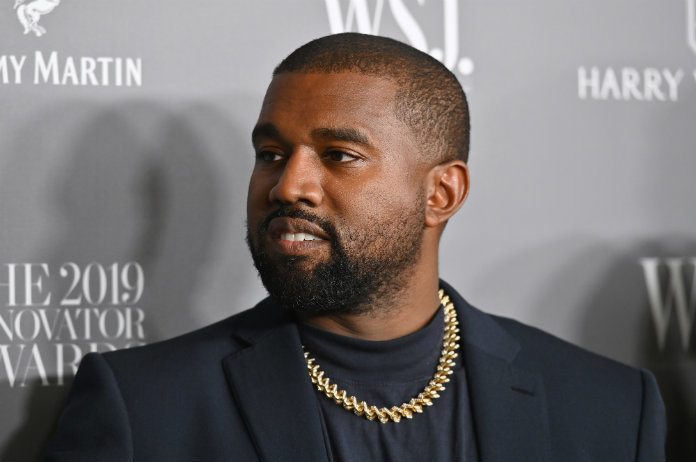 Kanye West gebannen van Twitter na privacyschending: “Bel deze white supremacist”