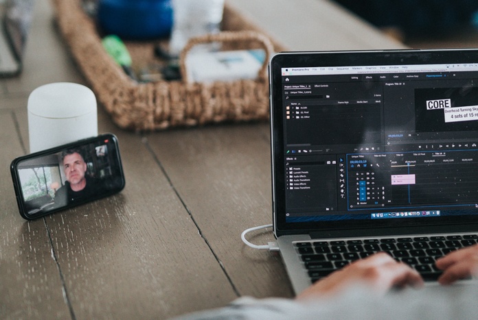 Corona doet vier op tien bedienden voor het eerst telewerken