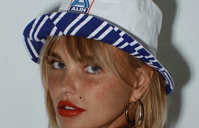 Fan van Aldi? Er bestaat nu een volledige Aldi-outfit! (foto’s)