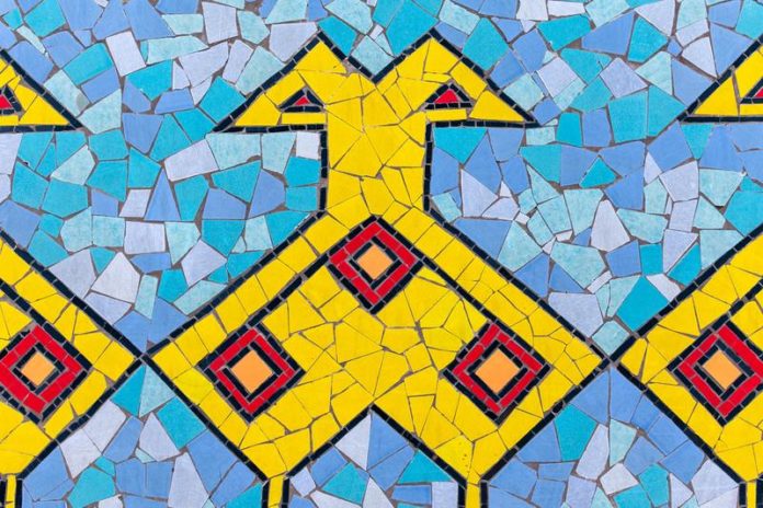 Inwoners van deze Brusselse gemeente kunnen gratis een mozaïek voor hun huis laten leggen