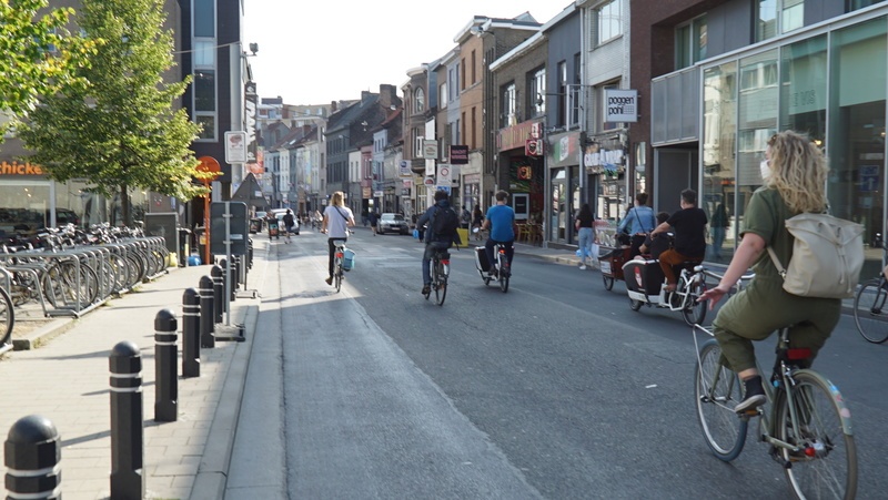 Universiteiten vragen studenten om contacten te beperken: “De wereld op zijn kop”