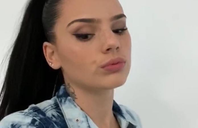 Famke Louise excuseert zich na #ikdoenietmeermee-actie: “Ik sta niet meer achter die boodschap”