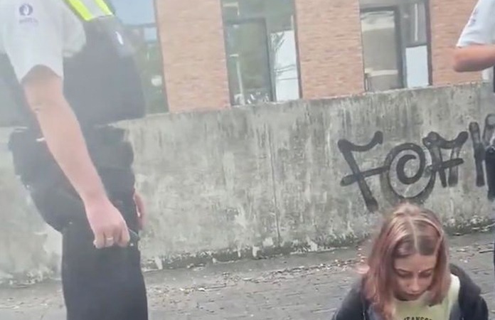 Ophef over discussie tussen Antwerpse politie en meisjes: “Waar haal jij het recht om dat te zeggen?” (video)