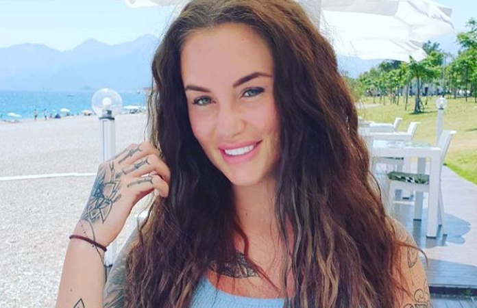 ‘Temptation’-Rosanna zet haar gebruikte bilimplantaten te koop (foto)