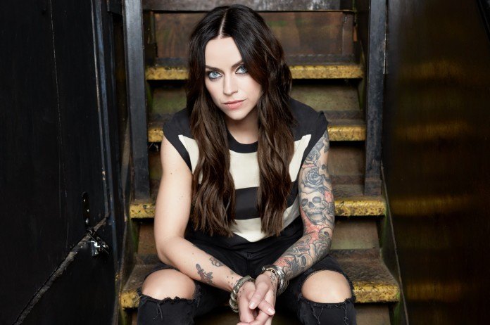 SOUNDCHECK. Amy Macdonald omspeelt een quarterlifecrisis op haar vijfde worp: “Soms voel ik me een oudje in de muziekindustrie”