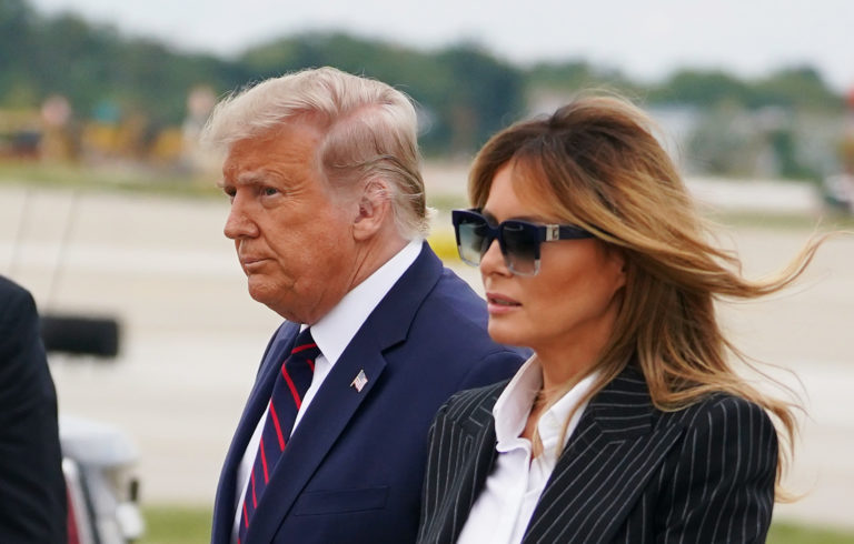 Melania Trump openhartig over coronabesmetting: “Een rollercoaster”