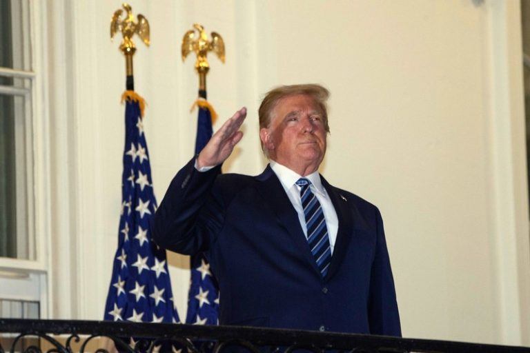 Trump heeft ziekenhuis verlaten: “Wees niet bang voor corona, laat het je leven niet beheersen”