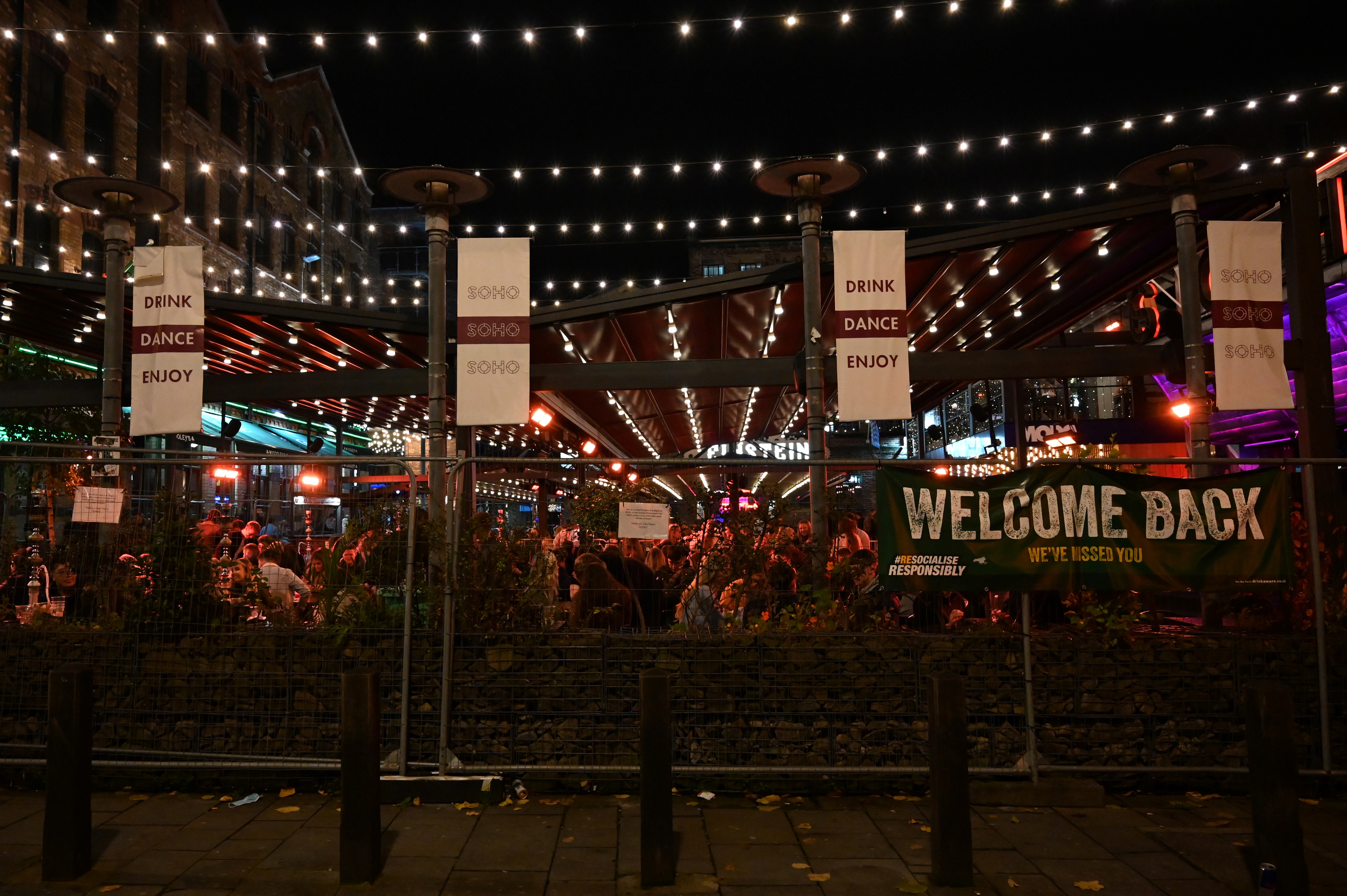 Laatste uitgaansavond in Liverpool loopt uit de hand (video)