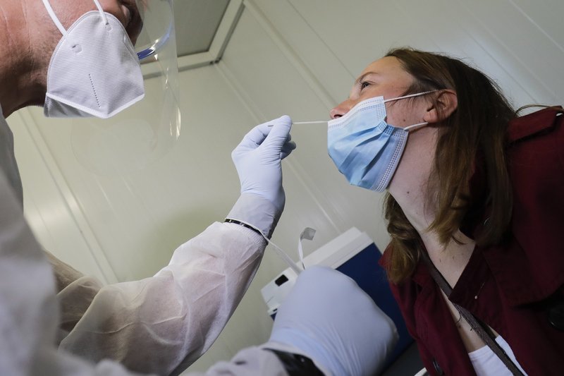 Schadevergoeding of strafrechtelijke vervolging: wat als je anderen besmet met corona?