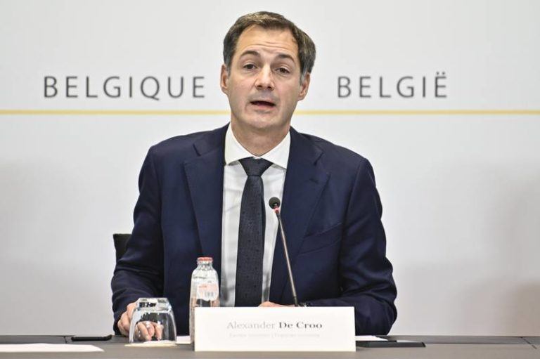 België gaat in lockdown: regering sluit niet-essentiële winkels, herfstvakantie verlengd tot 15 november