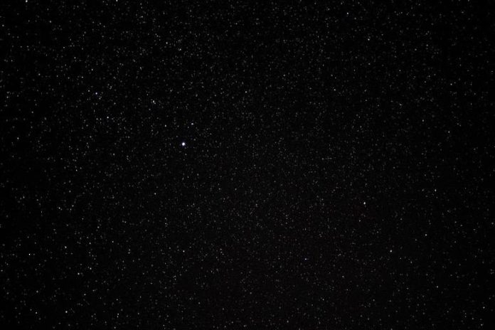 Sterrenstelsels in web van superzwaar zwart gat ontdekt