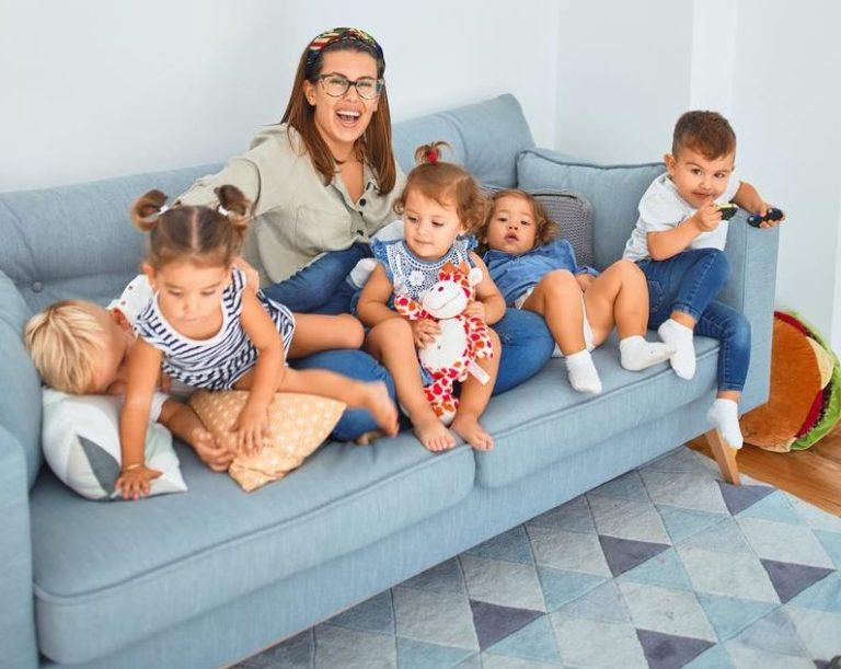 Helft van de kinderen tot 6 jaar zit elke dag voor de buis