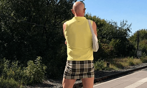 Deze stoere man draagt elke dag rokjes: “Mijn vrouw kiest soms zelfs mijn outfit” (foto’s/video)