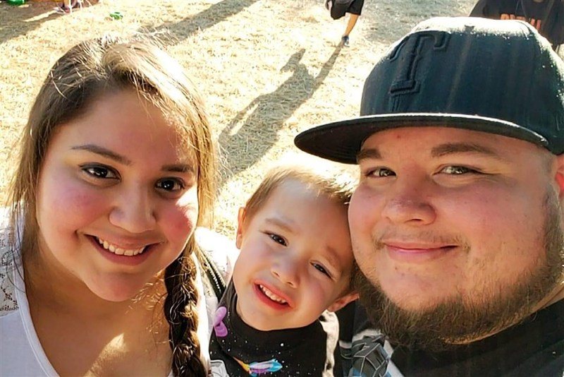 Amerikaanse kleuter verliest op korte tijd beide ouders aan corona