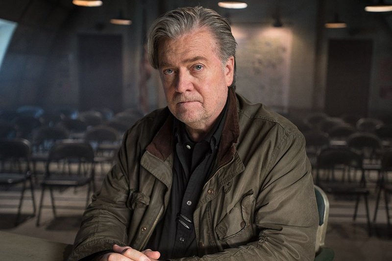 MOVIES. Errol Morris legt politieke strateeg Steve Bannon het vuur aan de schenen in ‘American Dharma’