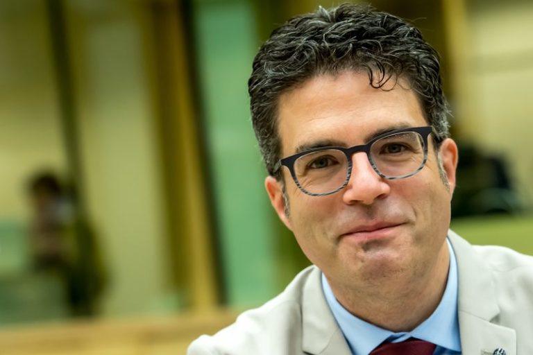 “Als alles goed gaat, starten vaccinatiecampagnes tussen maart en juni”