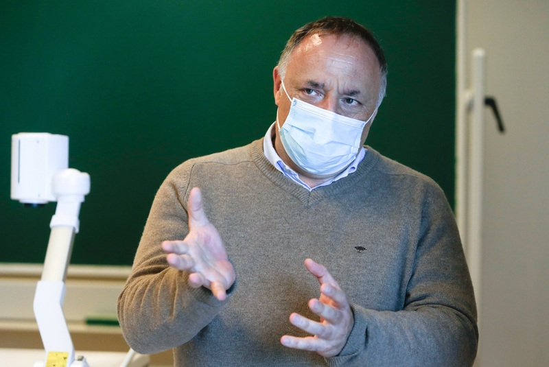 Marc Van Ranst hoopt op meevaller om “perfecte storm” te vermijden