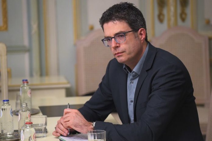 Van Gucht: “Mogelijk ook na vaccinatie nog in quarantaine”