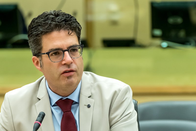 Experts zien “langverwachte” lichtpuntjes in coronacijfers: “Sneltrein mindert vaart”