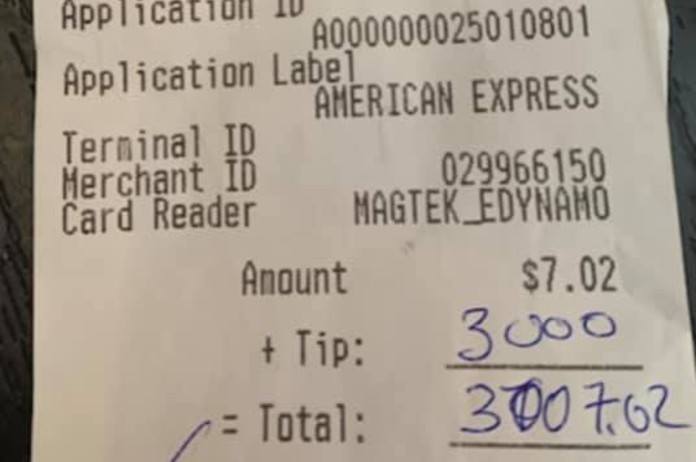 BIZAR. Man geeft restaurant fooi van 3.000 dollar: “Fijne kerst!”