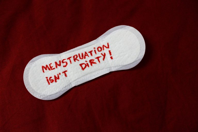 Schotland maakt maandverband en tampons gratis als eerste ter wereld