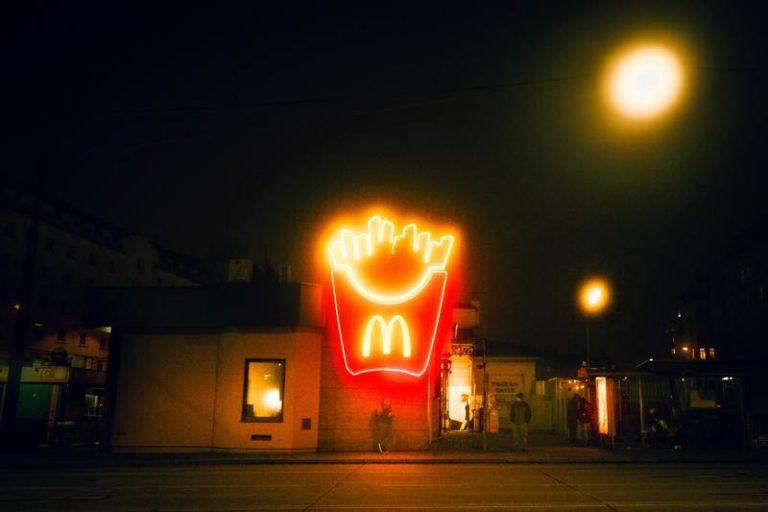 Medewerkster McDonald’s deelt tip om gratis eten te fiksen