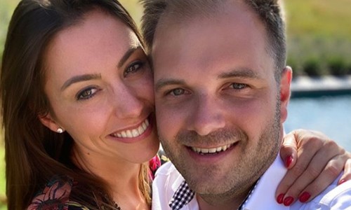 Niels Albert deelt knappe badpakfoto van jarige vriendin Valeska: “Je bent de beste, de liefste” (foto)