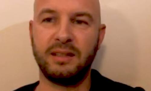 Emotionele Stan Van Samang in videoboodschap: “Had heel hard gehoopt dit niet te moeten doen” (video)