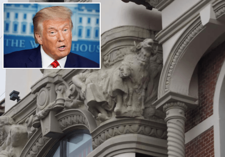 Restauratie gaat wéér fout: zie jij ook Donald Trump in dit “opgeknapte” beeldhouwwerk? (foto)