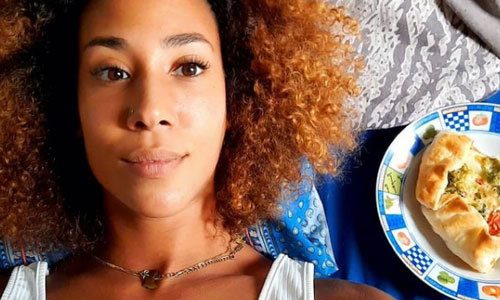 ‘Thuis’-actrice Belinda Voorspoels: “Een trio, waarom niet? Er zijn zoveel mooie mensen op de wereld”