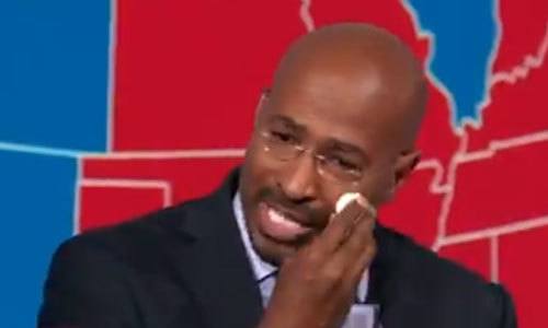 Commentator Amerikaanse nieuwszender krijgt het moeilijk en barst in tranen uit (video)