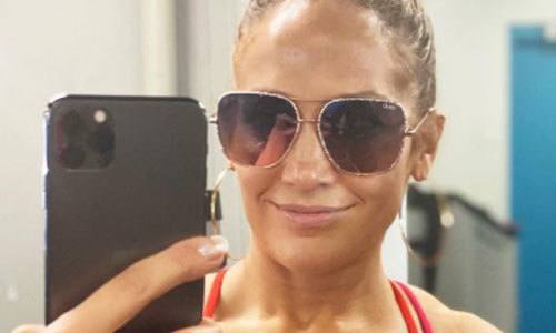 Internet in de ban van naakte Jennifer Lopez: “En dat op haar 51 jaar!” (video/foto)