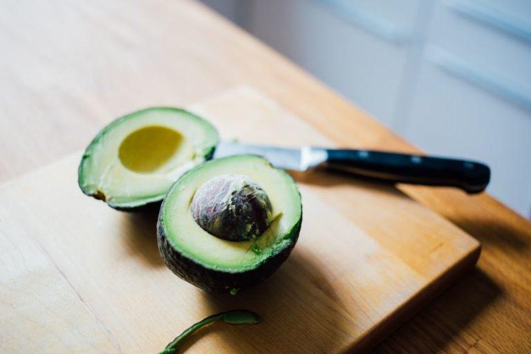 PIJNLIJK. Chirurgen waarschuwen voor ‘avocadoletsel’