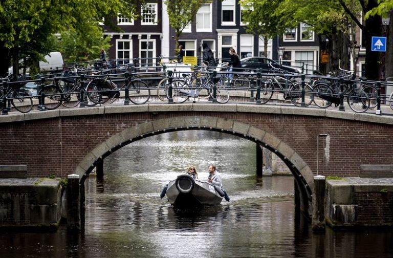 Nederland gaat om middernacht op slot tot en met 19 januari