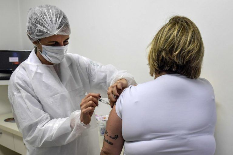 EU krijgt dit jaar nog 12,5 miljoen doses van goedgekeurd coronavaccin