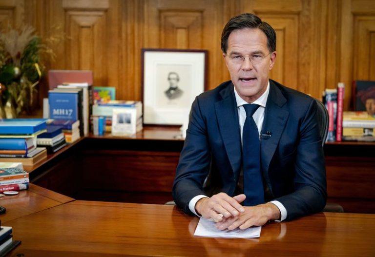 Nederland gaat vijf weken op slot