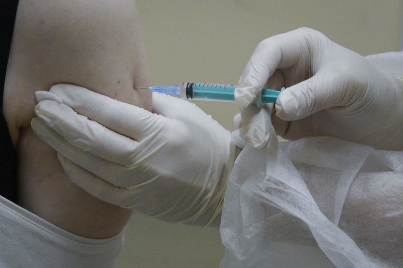 Zwitser overleden na vaccinatie tegen coronavirus