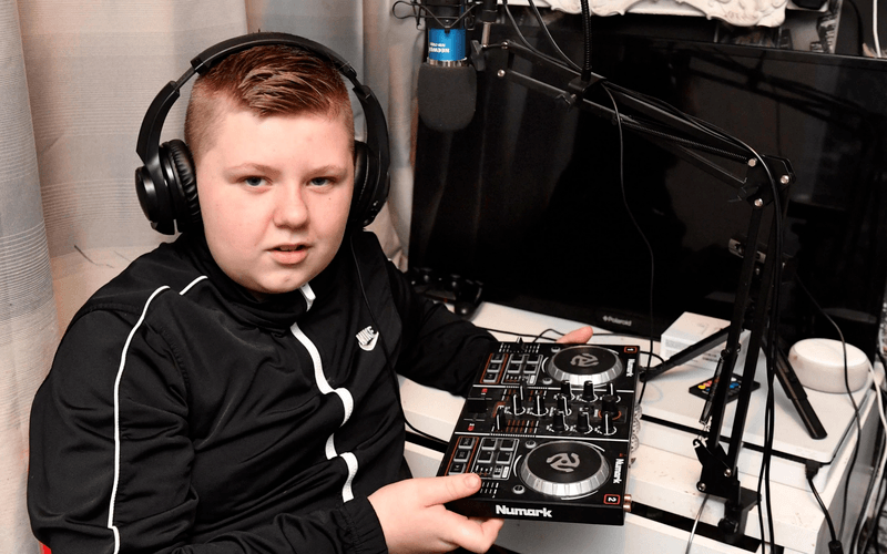 12-jarige knul houdt ‘lockdownparty’ op school-wc