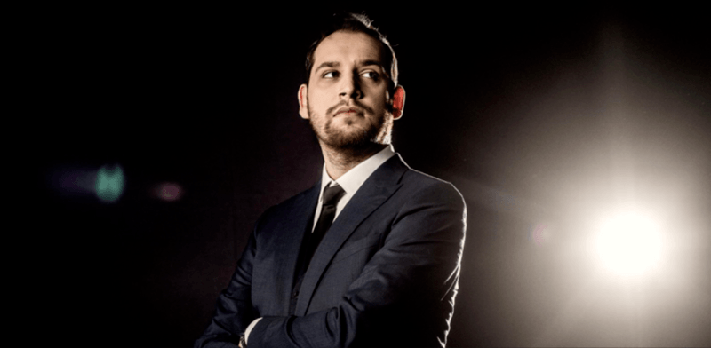 Xander De Rycke ontleedt moeilijke jeugd in tweede boek: “Ik heb medelijden met mijn wereldvreemde moeder”