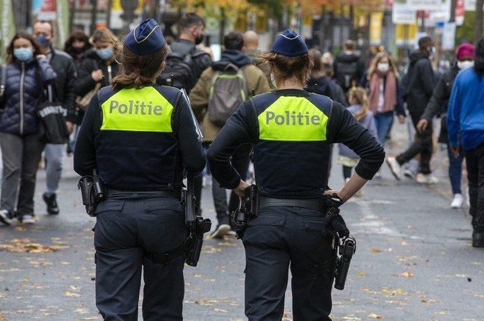 Politie legt lockdownfeestjes stil in Laken en Mechelen