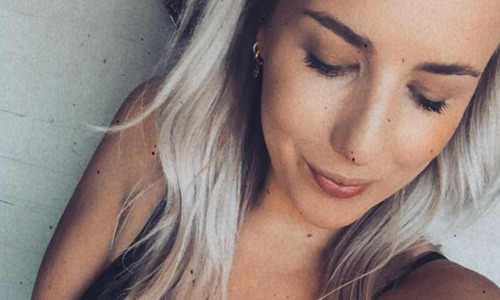 ‘Blind Getrouwd’-Laura deelt bikiniselfie en hakt knoop door: “Ga nog even op mijn tanden bijten” (foto)