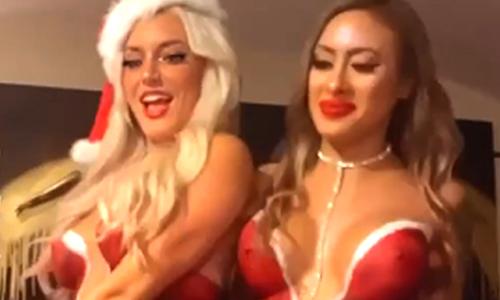 Make-upartiest geeft modellen wel zeer PIKANTE kerstoutfits: “Wauw, zo sexy!” (foto’s)