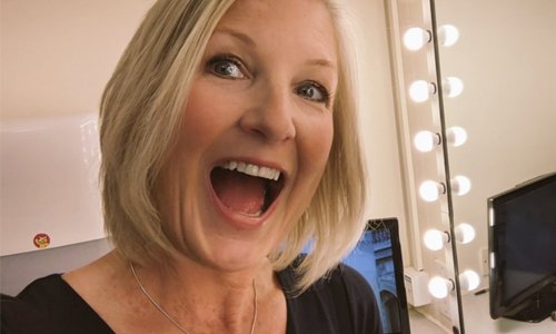 Pikante blunder in ondertiteling van weerbericht gaat viraal. Weervrouw reageert: “Dat heb ik NIET gezegd!” (foto)