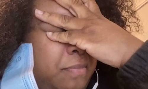 HILARISCH! Grootmoeder stuurt per ongeluk naaktfoto naar kleindochter: “Verwijder die foto, alstublieft” (video)